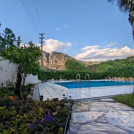 Peaceful Escape With Private Pool * גוג'ק